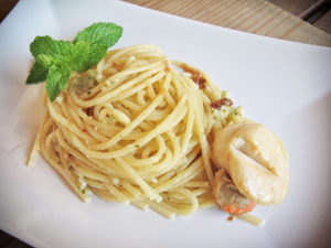 Spaghetti con Pesto di Melissa e Capesante